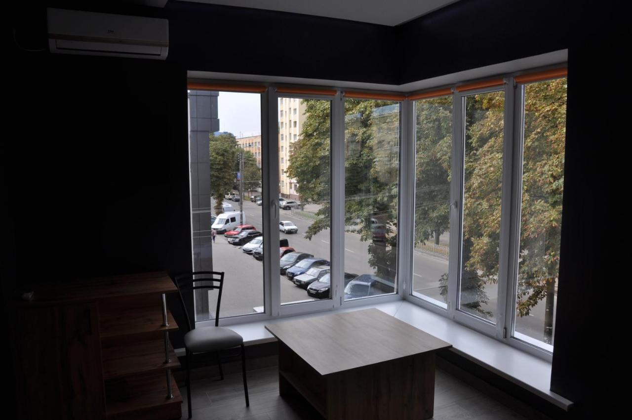Full House Capsule Hostel Rivne Ngoại thất bức ảnh